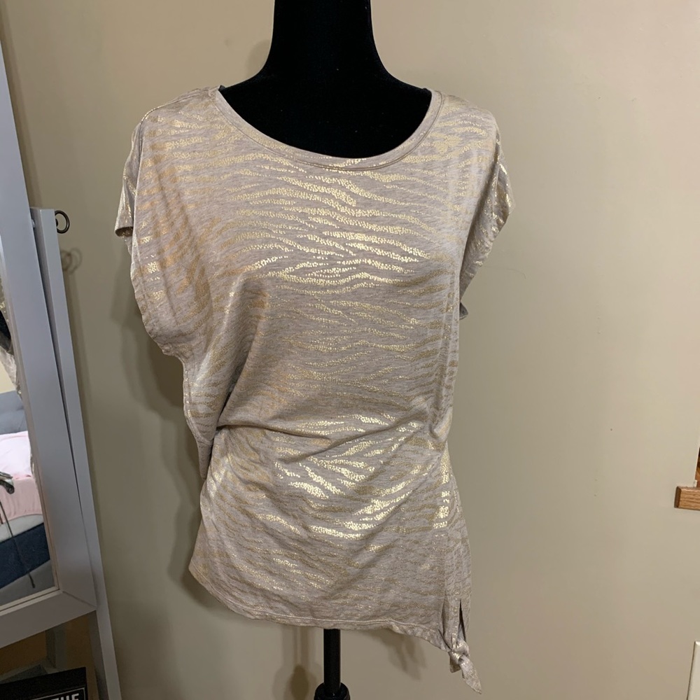 Gold tiger striped tee with tie side.
